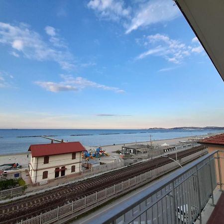 Appartamento Fronte Mare Falconara Marittima Exteriér fotografie