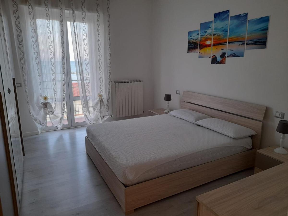 Appartamento Fronte Mare Falconara Marittima Exteriér fotografie